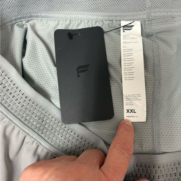 NWT Fabletics 9" Fundamental Short in Mineral Gray Size XXL - Picture 5 of 6